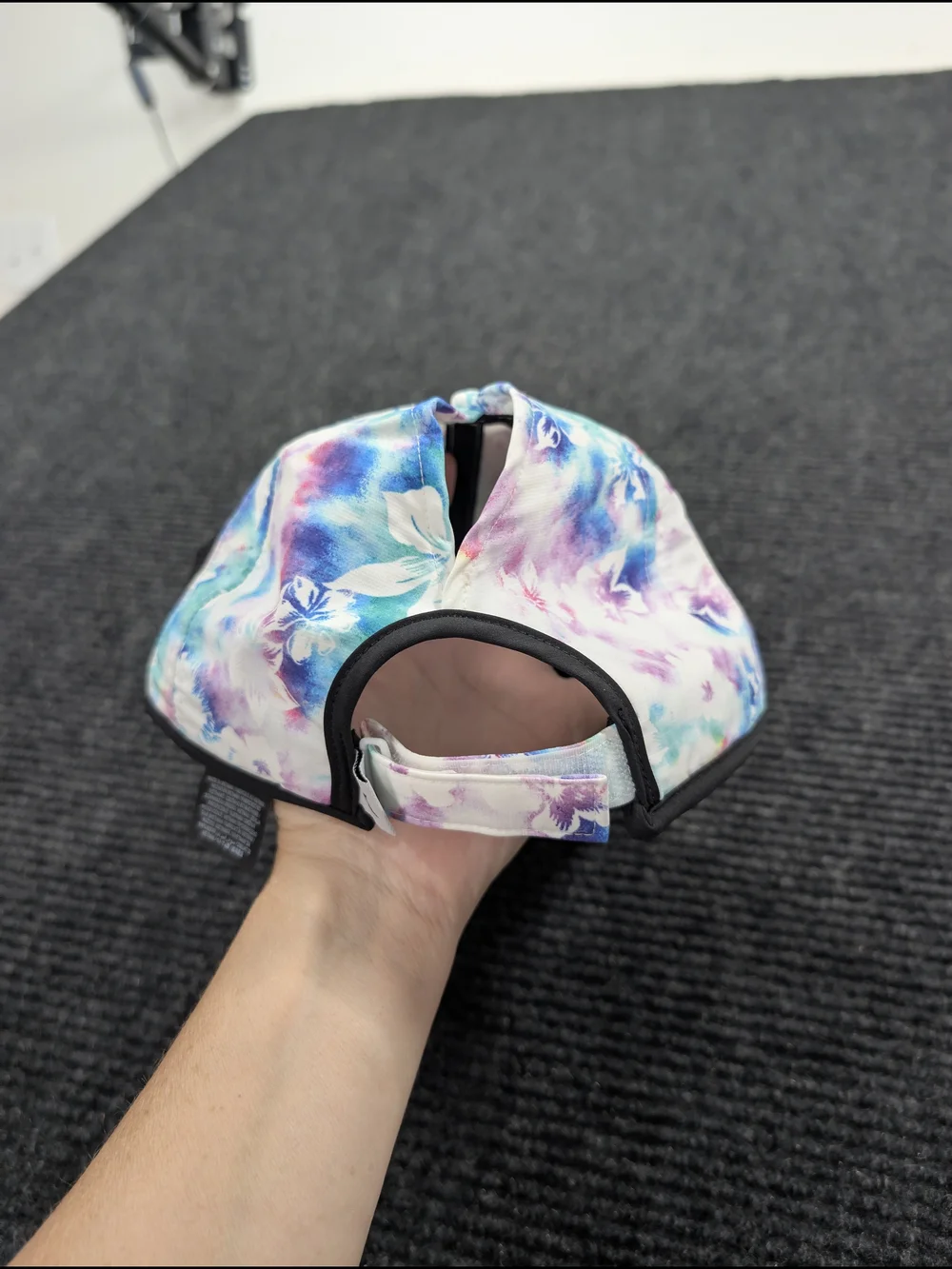 Hurley Trinity Runner Watercolor Floral Cap - White/Multi NWT